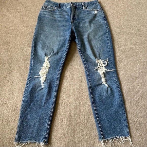 Good American Denim - Good American Distressed Jeans~ 4/27
